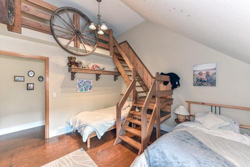 7372 Fintry Delta Road, Kelowna, BC - Indoor Photo Showing Bedroom