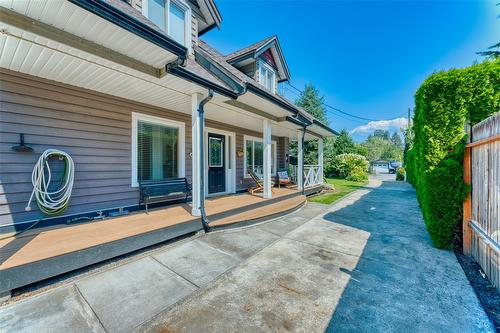 7372 Fintry Delta Road, Kelowna, BC - Outdoor With Deck Patio Veranda