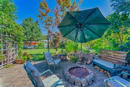 7372 Fintry Delta Road, Kelowna, BC - Outdoor With Deck Patio Veranda