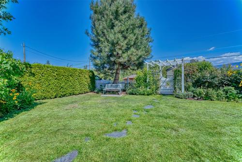 7372 Fintry Delta Road, Kelowna, BC - Outdoor