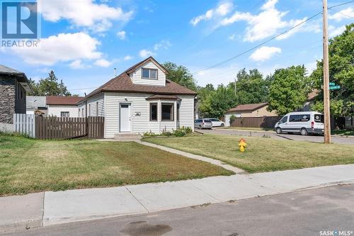 239 M Avenue N, Saskatoon, SK - Indoor Photo Showing Dining Room