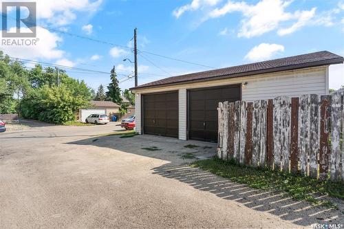 239 M Avenue N, Saskatoon, SK - Outdoor