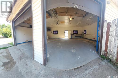 239 M Avenue N, Saskatoon, SK - Indoor Photo Showing Garage