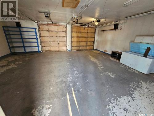 239 M Avenue N, Saskatoon, SK - Indoor Photo Showing Garage