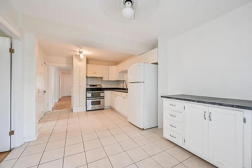 27 Cluny Avenue, Hamilton, ON - Indoor Photo Showing Kitchen