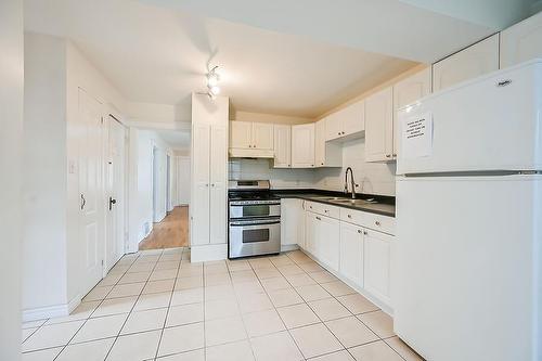 27 Cluny Avenue, Hamilton, ON - Indoor Photo Showing Kitchen