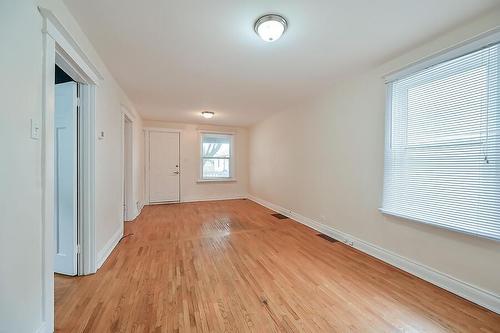 27 Cluny Avenue, Hamilton, ON - Indoor Photo Showing Other Room