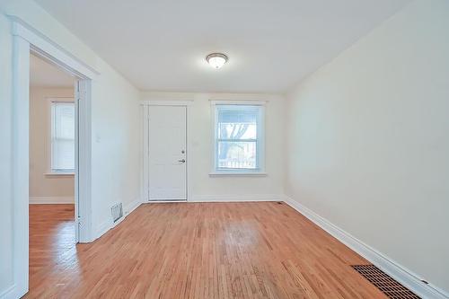 27 Cluny Avenue, Hamilton, ON - Indoor Photo Showing Other Room