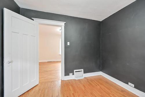 27 Cluny Avenue, Hamilton, ON - Indoor Photo Showing Other Room