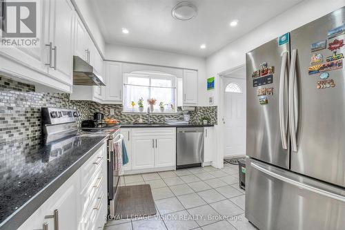 10 - 8 Esterbrooke Avenue, Toronto (Don Valley Village), ON - Indoor Photo Showing Kitchen With Stainless Steel Kitchen With Upgraded Kitchen