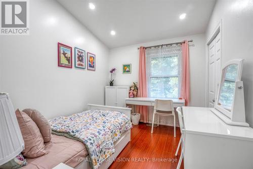 10 - 8 Esterbrooke Avenue, Toronto (Don Valley Village), ON - Indoor Photo Showing Bedroom