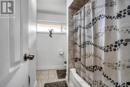 10 - 8 Esterbrooke Avenue, Toronto (Don Valley Village), ON - Indoor Photo Showing Bathroom