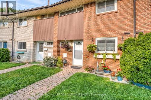 10 - 8 Esterbrooke Avenue, Toronto (Don Valley Village), ON - Outdoor With Exterior