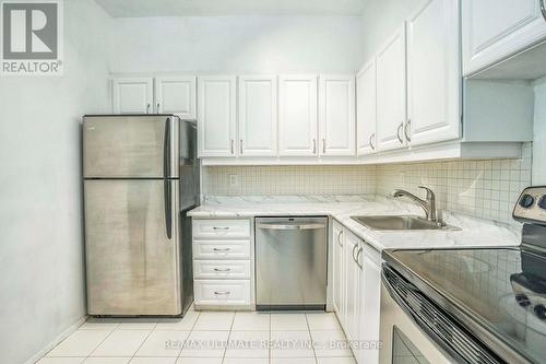 #111 - 20 Fashion Roseway, Toronto, ON - Indoor Photo Showing Kitchen