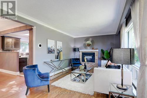 326 Jaybell Grove, Toronto (Rouge), ON - Indoor Photo Showing Living Room With Fireplace