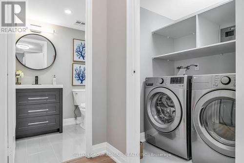 701 - 7601 Bathurst Street, Vaughan, ON - Indoor Photo Showing Laundry Room