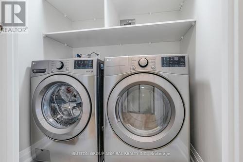 701 - 7601 Bathurst Street, Vaughan, ON - Indoor Photo Showing Laundry Room