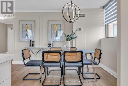 701 - 7601 Bathurst Street, Vaughan, ON - Indoor Photo Showing Dining Room