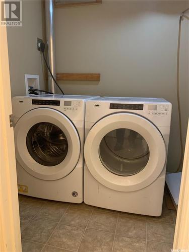 224 700 Battleford Trail, Swift Current, SK - Indoor Photo Showing Laundry Room