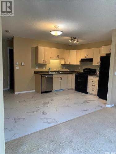 224 700 Battleford Trail, Swift Current, SK - Indoor Photo Showing Kitchen