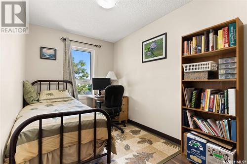 710 Rae Street, Regina, SK - Indoor Photo Showing Bedroom