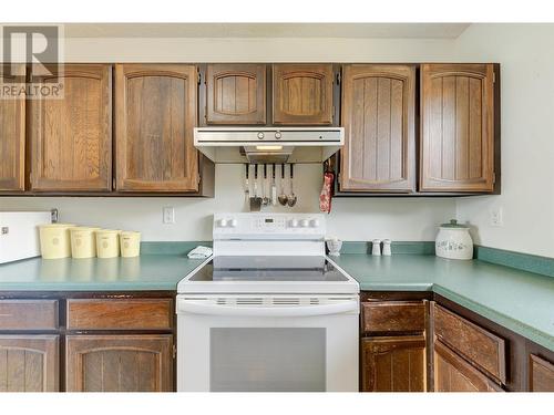 3355 Packers Court, Kelowna, BC - Indoor Photo Showing Kitchen