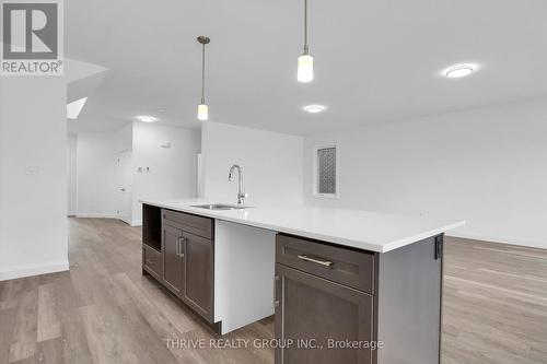 2374 Jordan Boulevard, London, ON - Indoor Photo Showing Kitchen