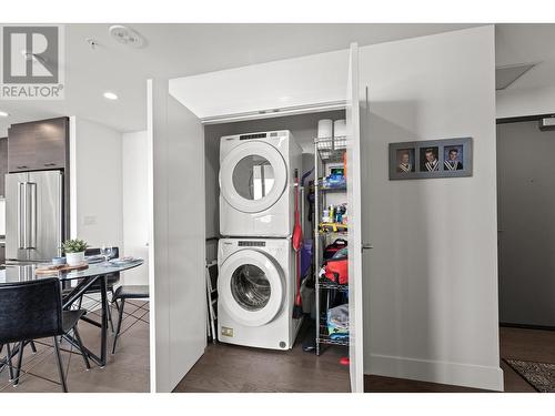 1181 Sunset Drive Unit# 1204, Kelowna, BC - Indoor Photo Showing Laundry Room