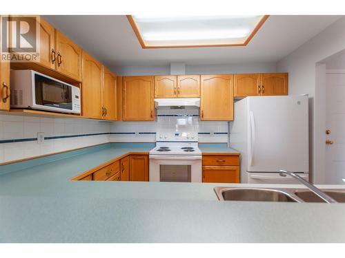 2401 South Main Street Unit# 202, Penticton, BC - Indoor Photo Showing Kitchen