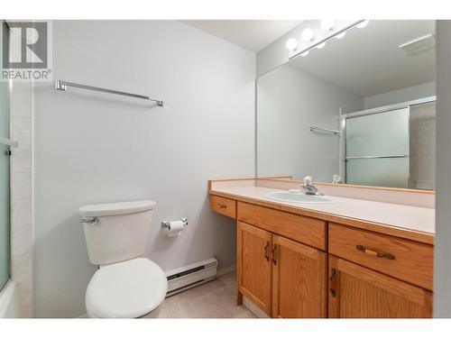 2401 South Main Street Unit# 202, Penticton, BC - Indoor Photo Showing Bathroom