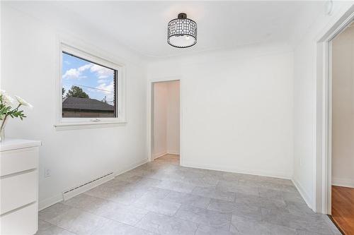 40 Robroy Avenue, Hamilton, ON - Indoor Photo Showing Other Room