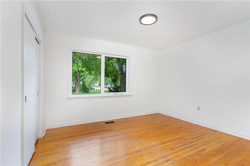 40 Robroy Avenue, Hamilton, ON - Indoor Photo Showing Other Room