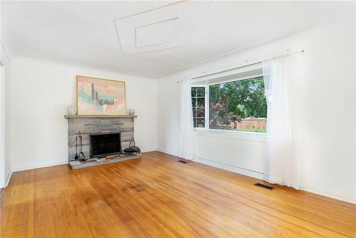 40 Robroy Avenue, Hamilton, ON - Indoor Photo Showing Living Room With Fireplace