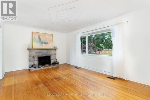 40 Robroy Avenue, Hamilton (Corman), ON - Indoor Photo Showing Living Room With Fireplace