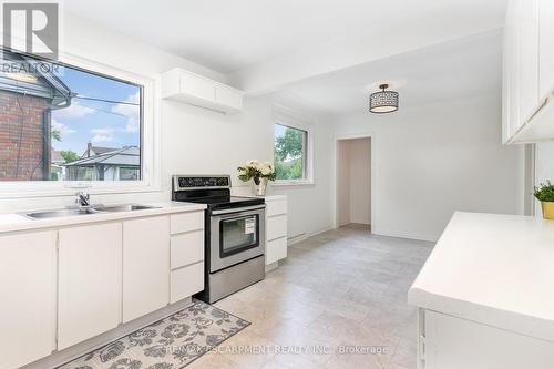 40 Robroy Avenue, Hamilton (Corman), ON - Indoor Photo Showing Kitchen With Double Sink