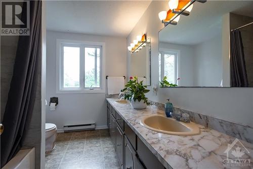 1171 Wade Road, Russell, ON - Indoor Photo Showing Bathroom