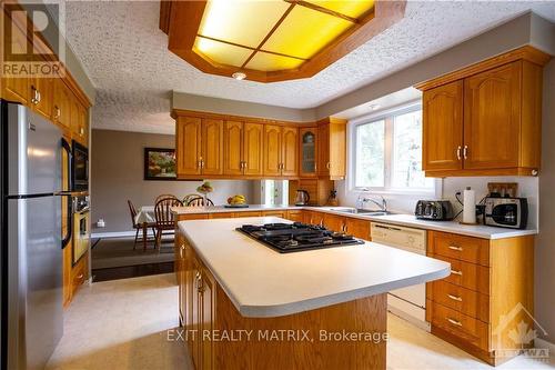 1171 Wade Road, Russell, ON - Indoor Photo Showing Kitchen With Double Sink