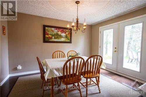 1171 Wade Road, Russell, ON - Indoor Photo Showing Dining Room