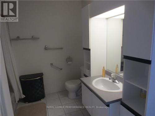 87 Tonia Street, Stormont, Dundas And Glengarry, ON - Indoor Photo Showing Bathroom