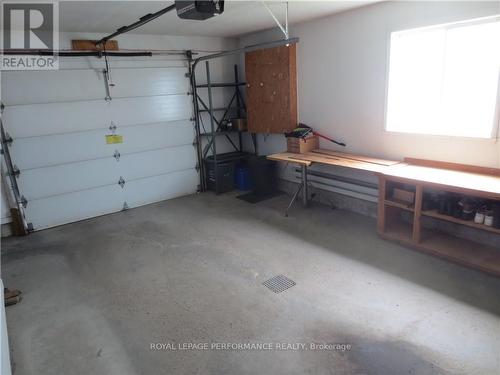 87 Tonia Street, Stormont, Dundas And Glengarry, ON - Indoor Photo Showing Garage