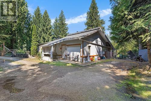 876 Balsam Road, Creston, BC - Outdoor