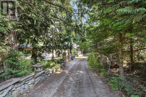 876 Balsam Road, Creston, BC - Outdoor