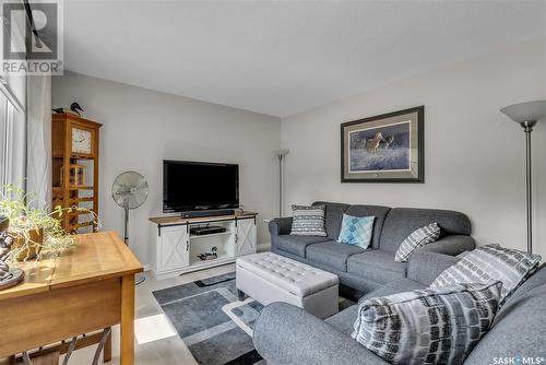 11303 8Th Avenue, North Battleford, SK - Indoor Photo Showing Living Room