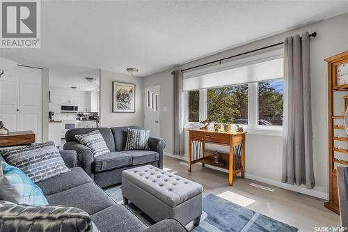 11303 8Th Avenue, North Battleford, SK - Indoor Photo Showing Living Room