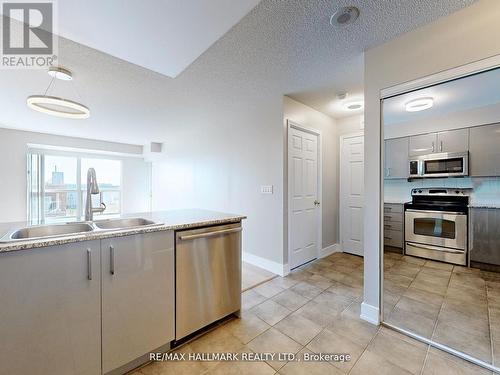 503 - 185 Oneida Crescent E, Richmond Hill (Langstaff), ON - Indoor Photo Showing Kitchen With Double Sink