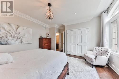 526 Hidden Trail, Oakville, ON - Indoor Photo Showing Bedroom