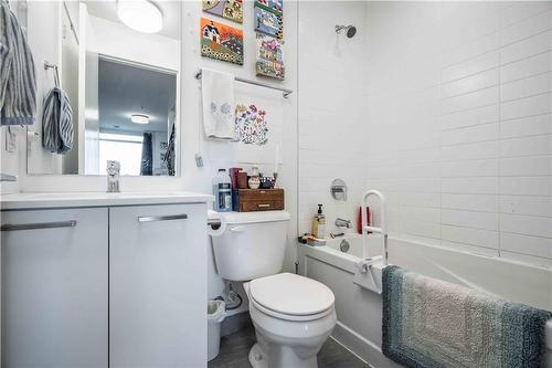 467 Charlton Avenue E|Unit #506, Hamilton, ON - Indoor Photo Showing Bathroom