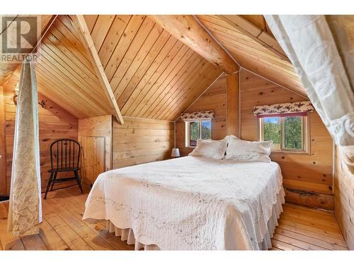 3460 Meadow Lake Road, Clinton, BC - Indoor Photo Showing Bedroom