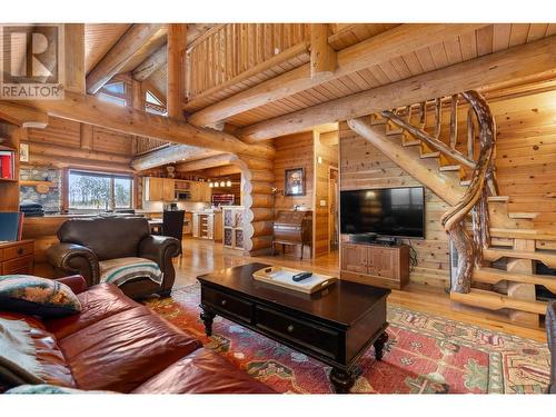 3460 Meadow Lake Road, Clinton, BC - Indoor Photo Showing Living Room