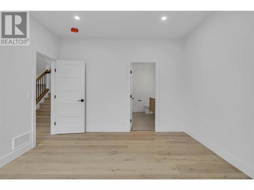 974 Wilson Avenue, Kelowna, BC - Indoor Photo Showing Other Room